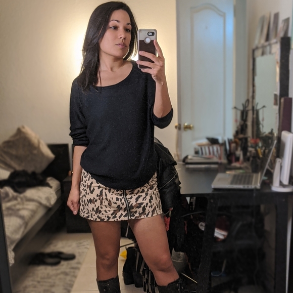 Meet your Posher! - Picture 4 of 4